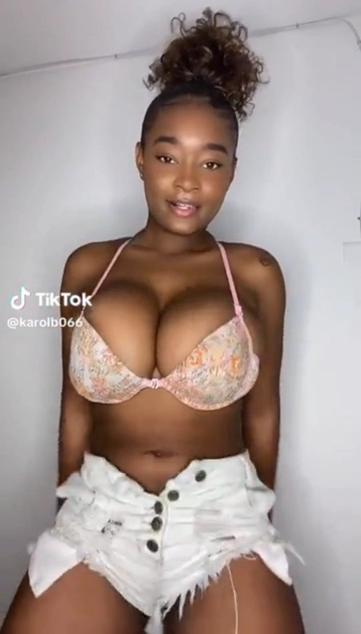 Busty Sexy n Curvy #0ujEfcYH