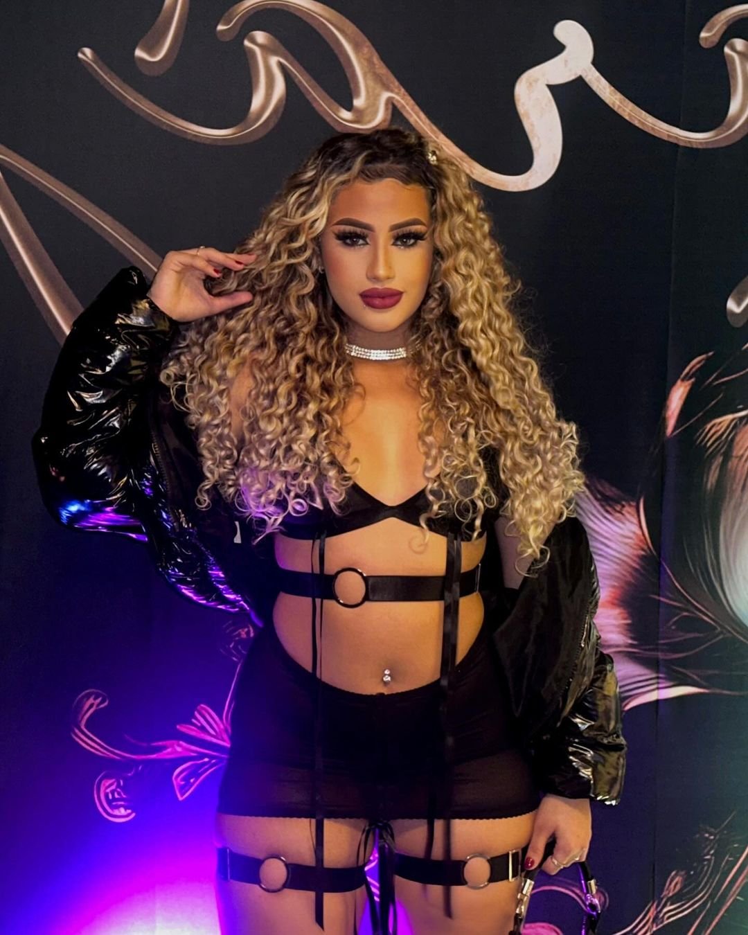 Carine Bastos #Ca9AGLoJ