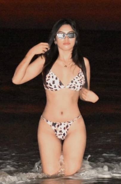 Morena Asian Deserves a Cum Trib #HUr6LMGZ