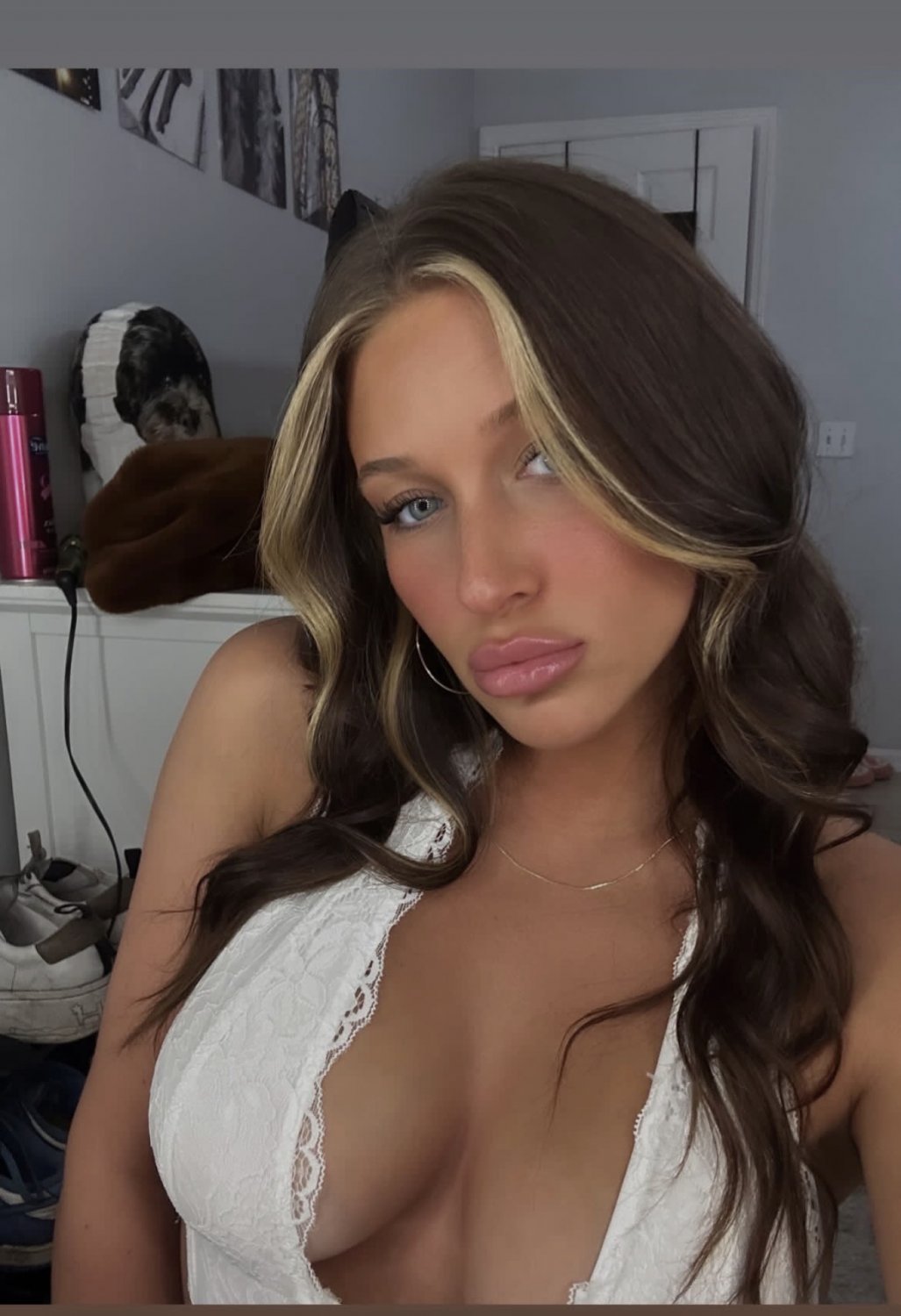 Cuck wanted his blonde irl to be posted for everyone to jerk to #trpnXLEe